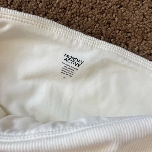 Monday Active Elysian Short Ivory Lightweight Rib Small S - Picture 3 of 6